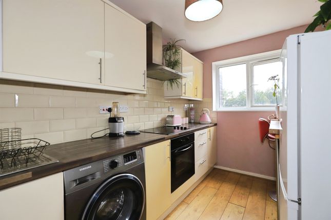Flat 14, Courtney, St. Cecilia Close, Kidderminster photo 4