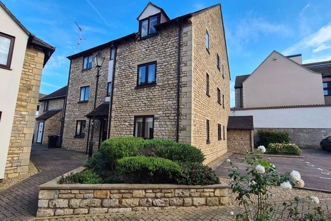Thumbnail Flat for sale in Phillips Court, Stamford