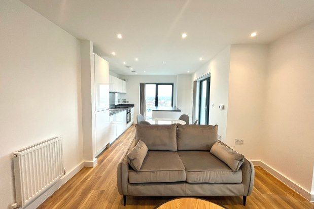 Flat to rent in Ilford Hill, Ilford