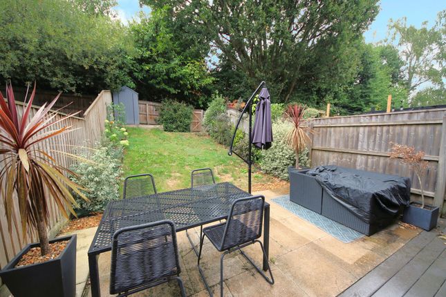 7 Sundays Hill Close, Southampton photo 4
