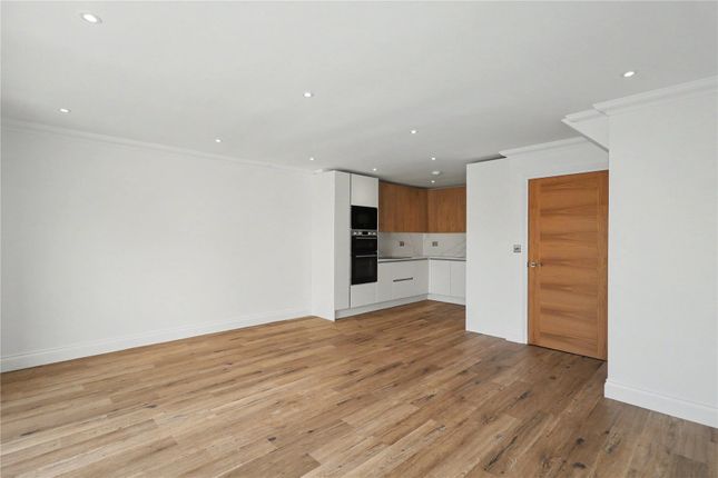 4, Tilia Copse, Surrey photo 4