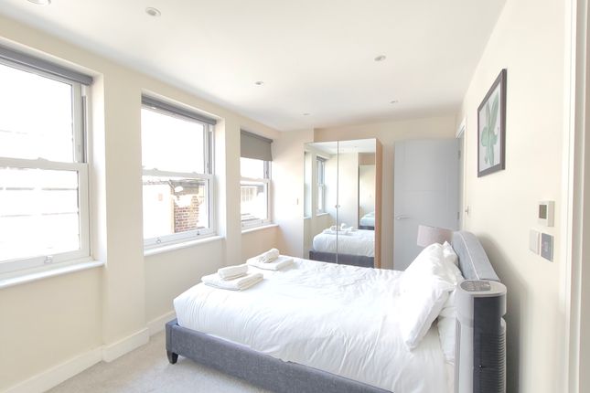 Flat 14 Walpole Court, Ealing Green, Ealing photo 5