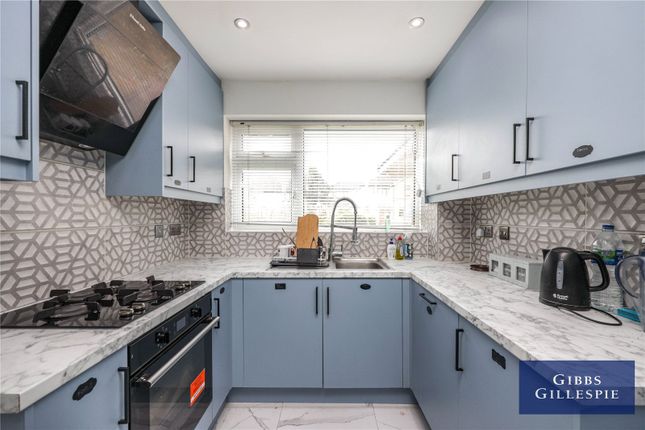 3, Mossendew Close, Uxbridge photo 2
