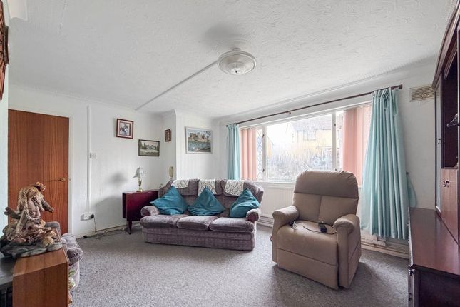 5 Bevan Close, Caerphilly photo 5