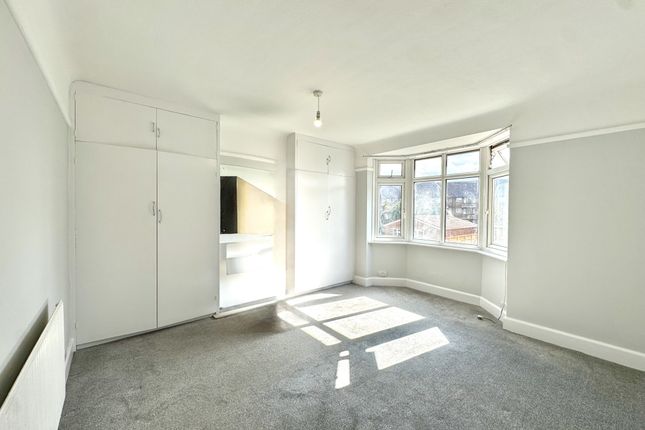 15, Shelley Crescent, Hounslow photo 5