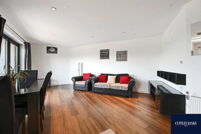 17, Williams Way, Middlesex photo 3