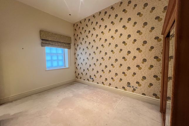 Flat to rent in Woodfold Hall, Woodfold Park, Mellor, Blackburn