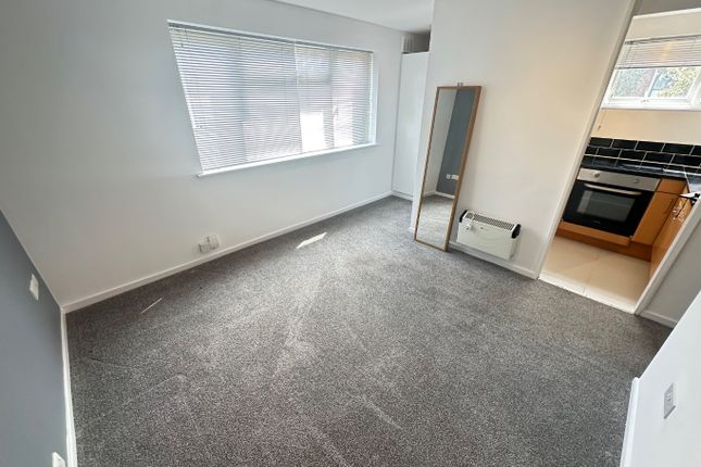 17 Burfield Court, Handcross Road, Bedfordshire photo 4