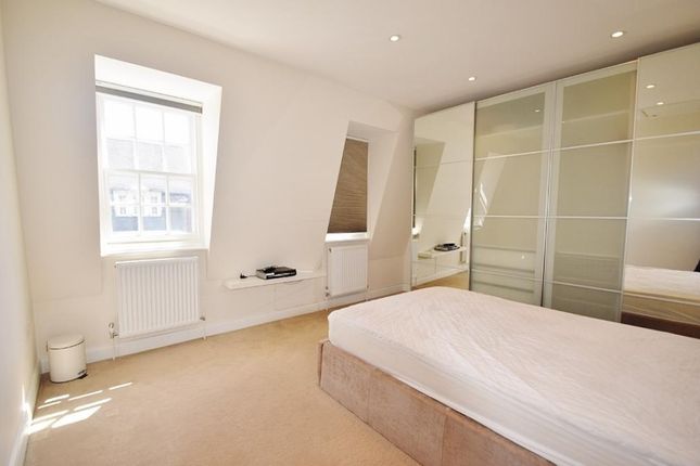 Flat for sale in The Broadway, London