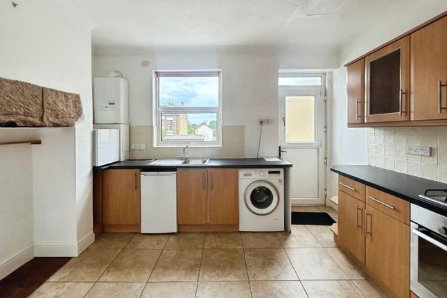 7, Stonefall Avenue, Harrogate photo 3