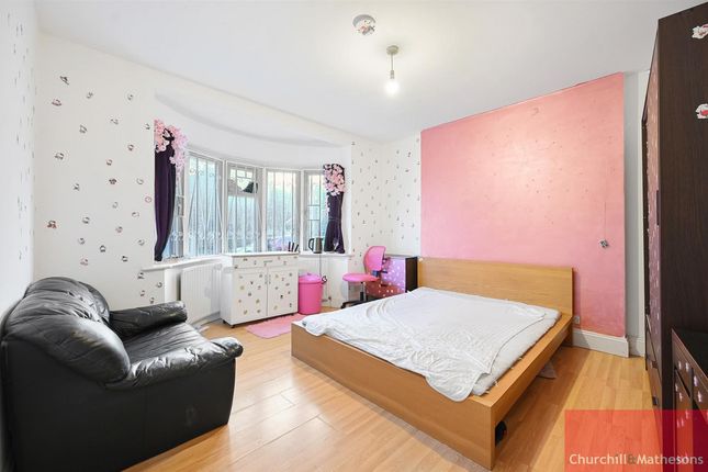 35, Bowes Road, London photo 3