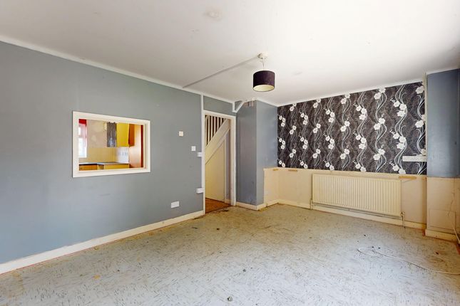 5 Sydney Road, Feltham photo 4