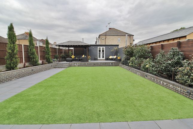 41, Stakes Road, Waterlooville photo 2