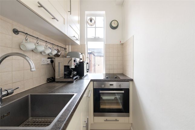 89 Gilling Court,, Belsize Grove, London photo 3