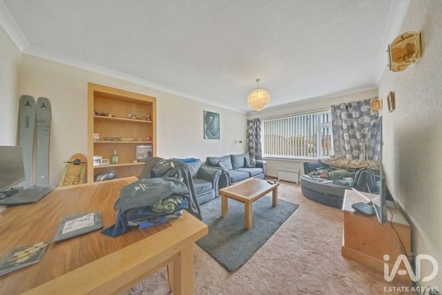 13, Ellis Close, Cambridge photo 3