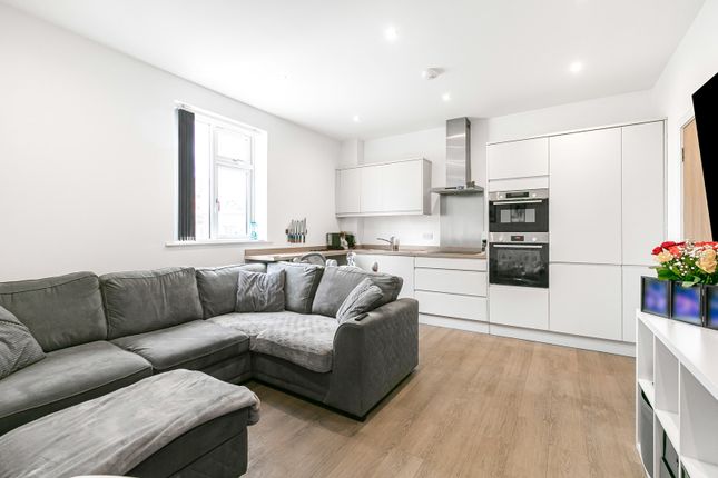 Flat 5, Galleon House, 4-10, Guildford Road, Surrey photo 2