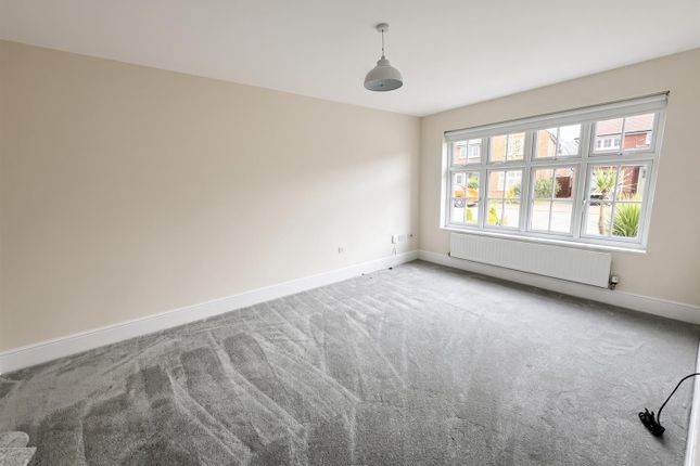 6, Hawker Road, Woodford photo 3