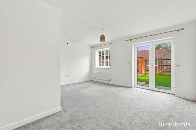 11, Northlands Place, Essex photo 2