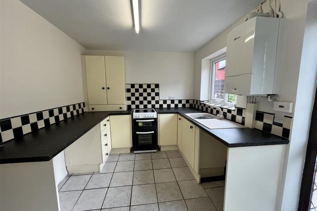 32, Forester Drive, Stalybridge photo 5