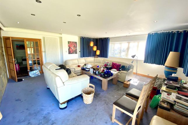Lounge 111.Jpg
