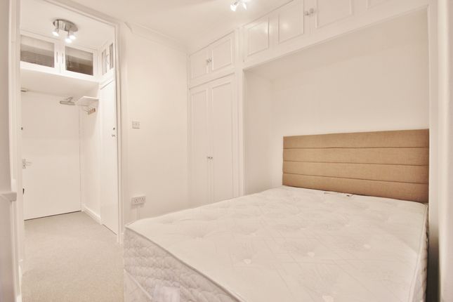 228a Latymer Court, Hammersmith Road, London photo 3