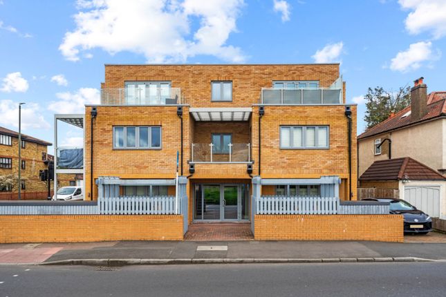 Flat for sale in Commonside East, Mitcham