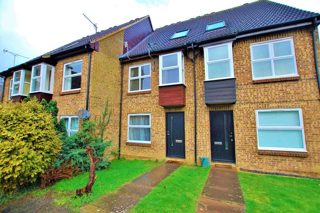 Flat to rent in Bradfield Close, Guildford, Surrey