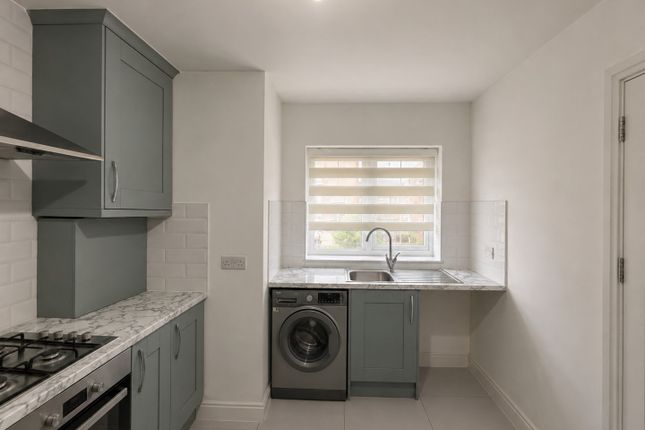 9A, Bishops Close, Enfield photo 5