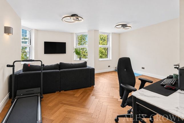 Manor House Court, 11 Warrington Gardens, London photo 4