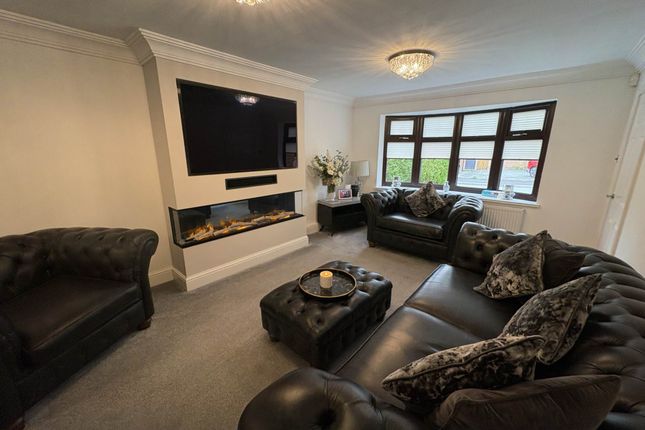 24, Birchwood, Oldham photo 5