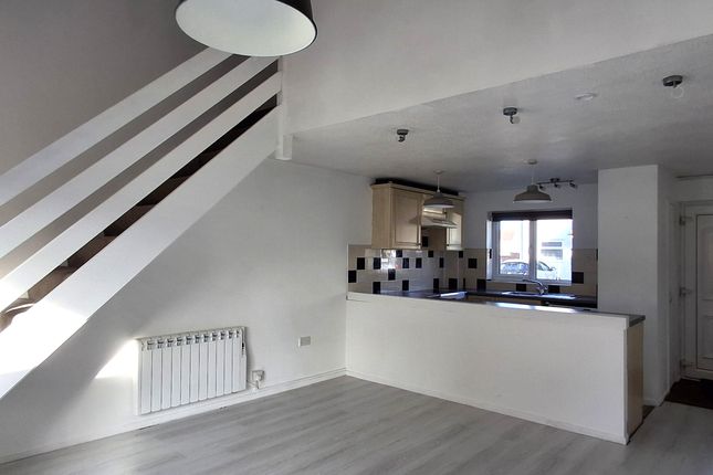 11, Swallow Drive, Frome photo 4