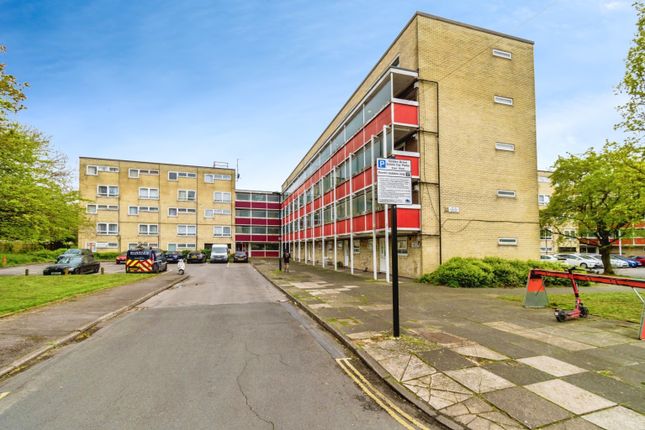 Flat for sale in Golden Grove, Southampton, Hampshire
