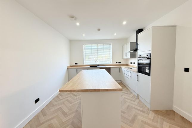 23, Lodge Lane, Dukinfield photo 4