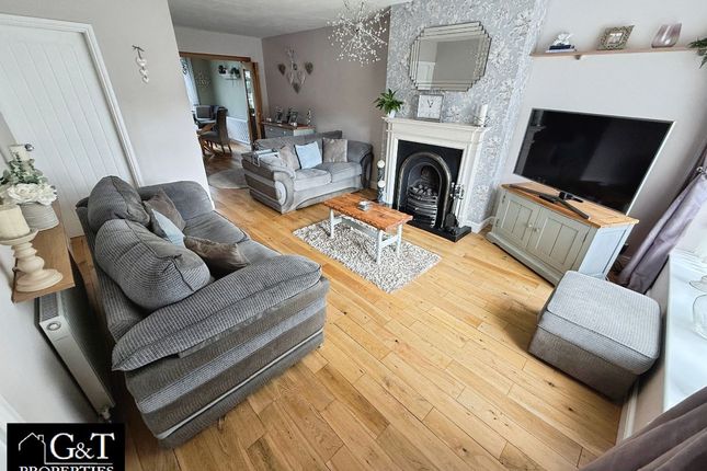 14 Rennison Drive, Wolverhampton photo 2