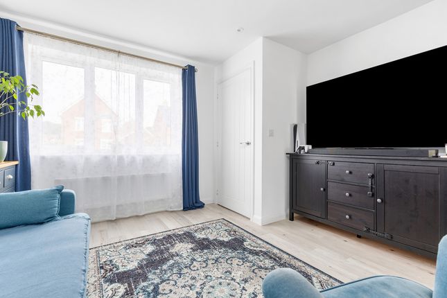 25, Harris Road, Chichester photo 4