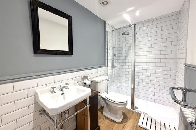 2nd Ensuite.Jpeg