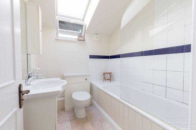 Flat to rent in Manor House, Lewes Road