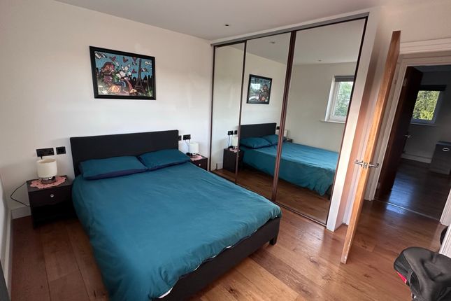 Flat for sale in The Hoe, Watford