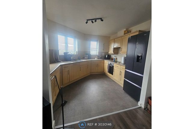 Flat, Anemone Court Enstone Road, Enfield photo 2