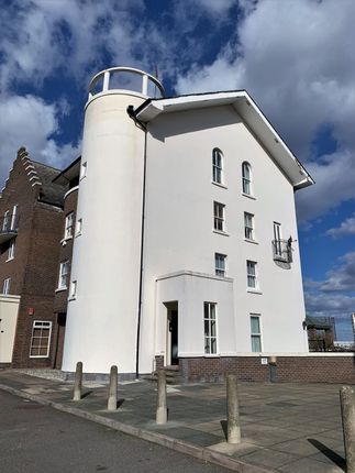 3 Bed Flat To Rent Sextant Avenue, London E14