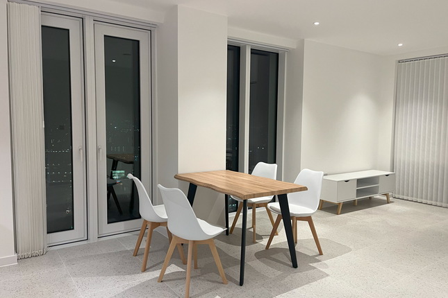 Flat for sale in Cavell Street, London