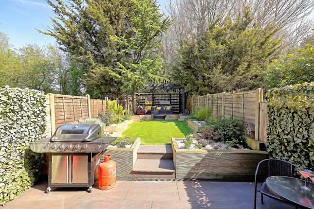 54, Kingswood Road, Kingswood, Basildon photo 2
