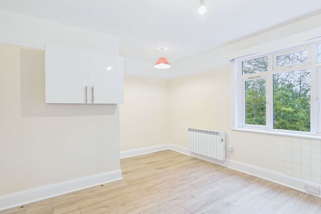 First Floor Flat, 54 Outerwyke Road, Bognor Regis photo 3