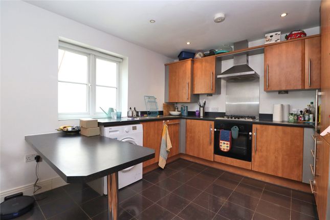 Flat 11, Bonham House,, Kingfield Road, Surrey photo 4