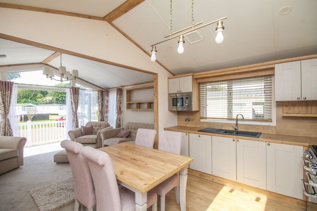 Mobile/park home for sale in Warners Lane, Selsey, Chichester