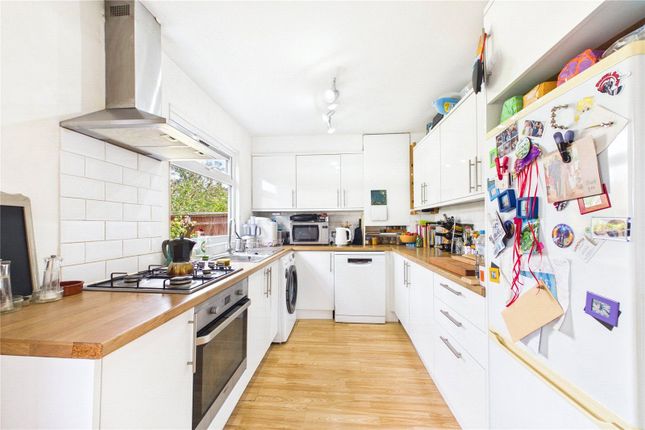 14, Meadow Way, Reading photo 2