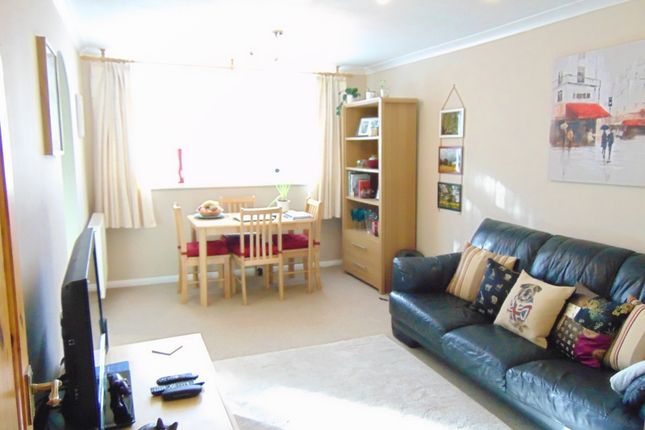 Flat E, Osterley Court, 36, Hamilton Road, Berkshire photo 3