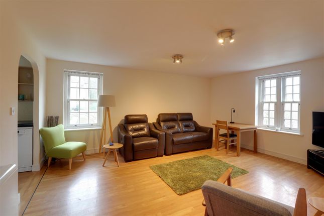 Flat for sale in Browns Lane, Stonehouse