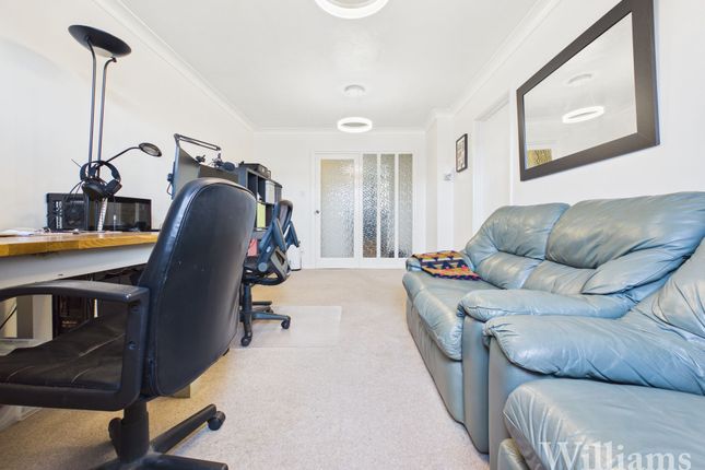15 Chadbone Close, Aylesbury photo 4