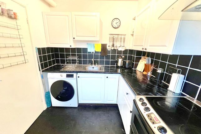 Flat 7, Laurence Court, 433, Fair Oak Road, Hampshire photo 2